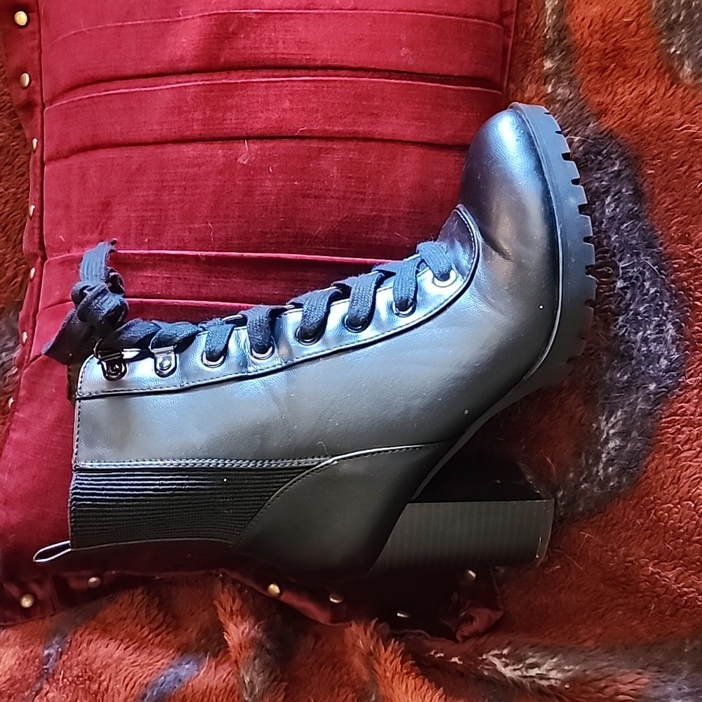 New days booties
